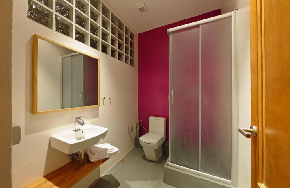 Visit-Bcn Cosmopolitan Apartments Barselona Oda fotoğraf