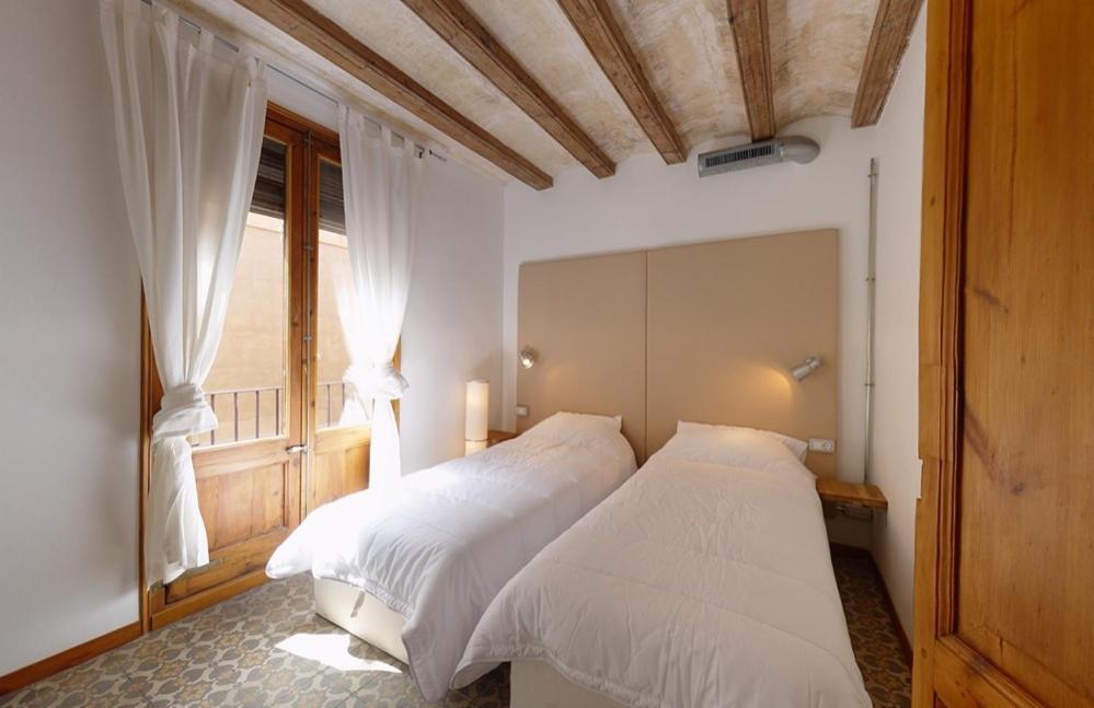 Visit-Bcn Cosmopolitan Apartments Barselona Oda fotoğraf